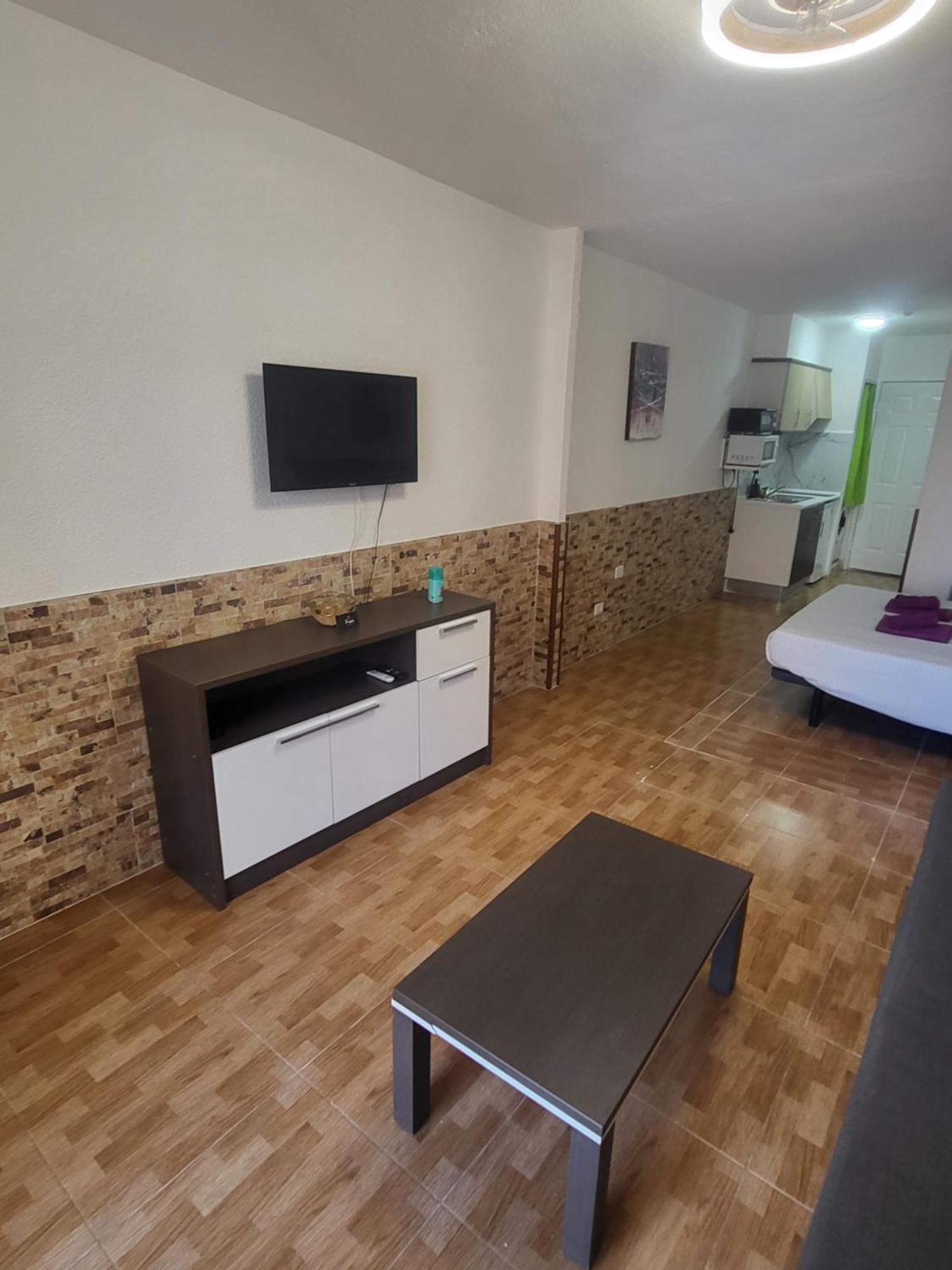 Tropic Apartments En Castle Harbour 로스크리스티아노스 외부 사진